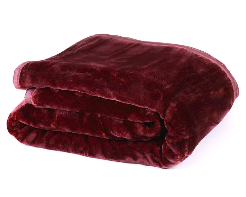 800GSM Heavy Double-Sided Faux Mink Blanket – Red 4 800GSM Heavy Double-Sided Faux Mink Blanket – Red - Image 2